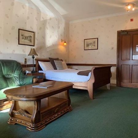 St Mary'S Hotel Golf & Country Club Pencoed Екстер'єр фото